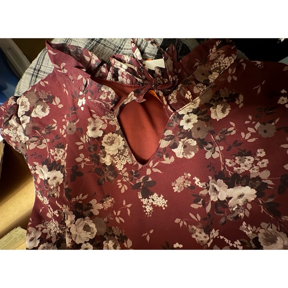 Daria Floral Pleated Chiffon Dress - Picture 10 of 10